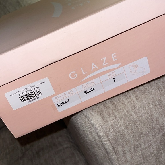 ☃️BOGO50%☃️ 🆕🖤GLAZE: BLACK Lace Up Platform Booties SIZE 9 - Picture 9 of 9